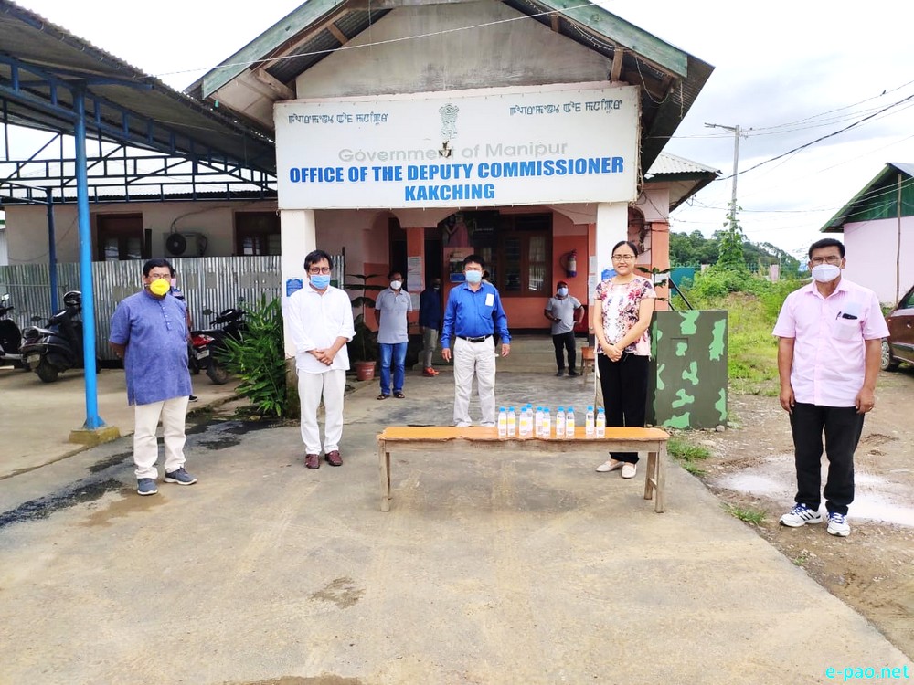 Hand sanitizers prepared by Kakching Khunou College distributed to front line warriors in Kakching  :: July 29 2020