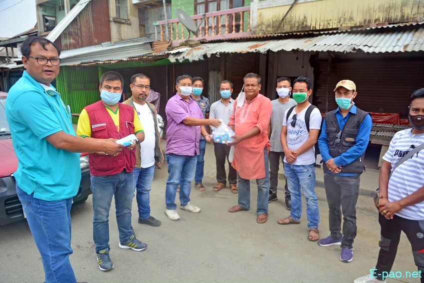 COVID-19 : Hand sanitizer and mask distributed to Journalists from Bishnupur, Churachandpur, Kakching and Thoubal :: 19 May 2020