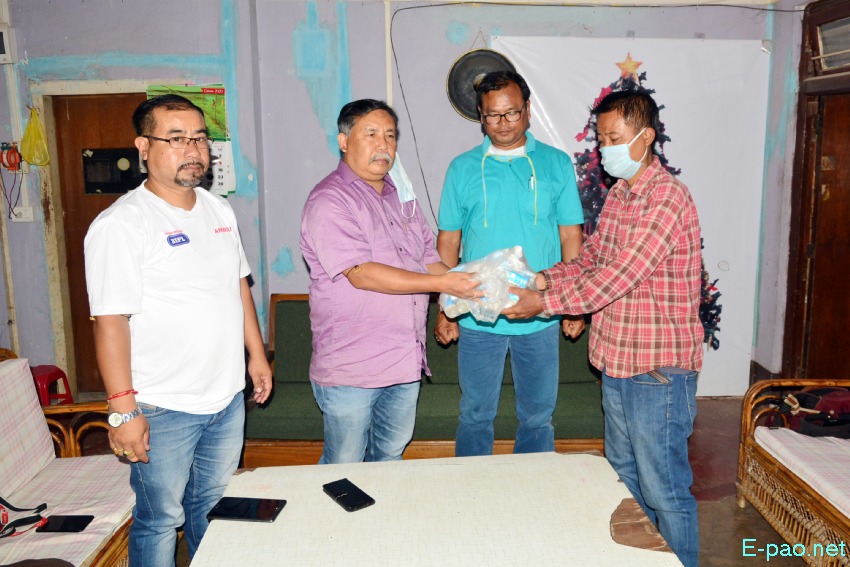 COVID-19 : Hand sanitizer and mask distributed to Journalists from Bishnupur, Churachandpur, Kakching and Thoubal :: 19 May 2020