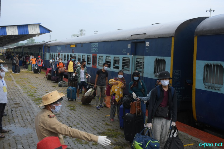 COVID-19 : A special train ferrying stranded residents of Manipur reached Jiribam Railway Station :: 28 May 2020