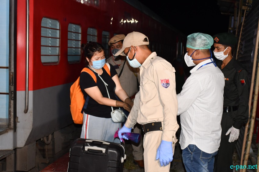  COVID-19 : A special train ferrying stranded residents of Manipur reached Jiribam Railway Station :: 28 May 2020  