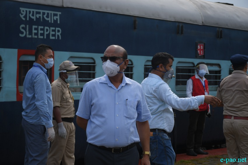 COVID-19 : A special train ferrying stranded residents of Manipur reached Jiribam Railway Station :: 28 May 2020
