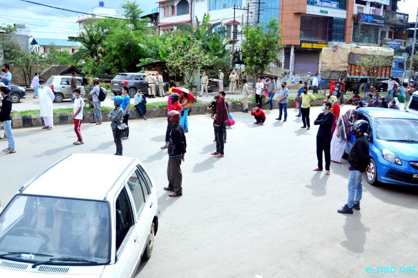 COVID-19 :: Curfew violators and without mask at Chinga Crossing, Sinjamei :: April 29 2020