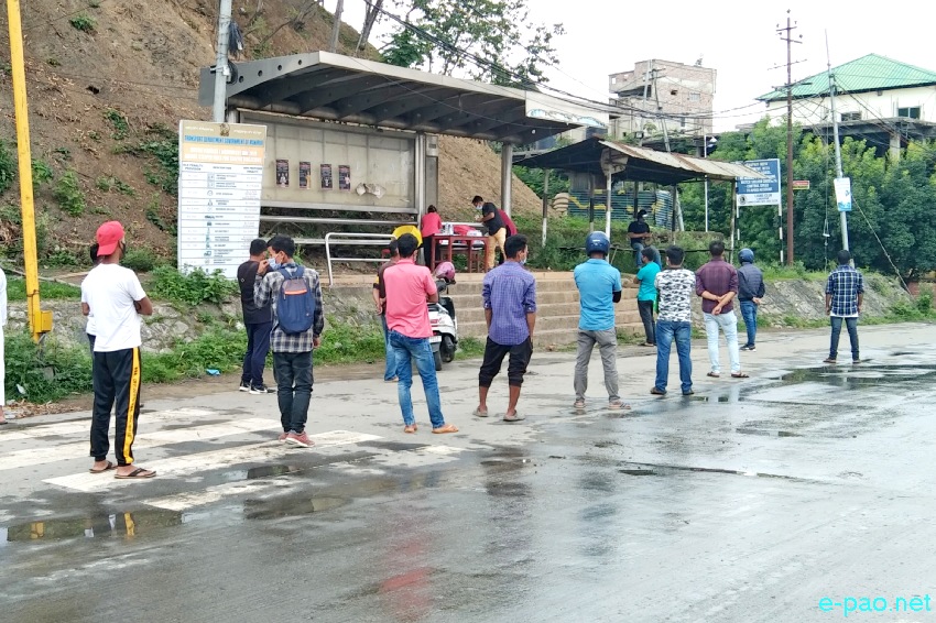Curfew violators subjected to COVID-19 testing onsite at Singjamei Chingmakhong, Imphal :: 1st June 2021