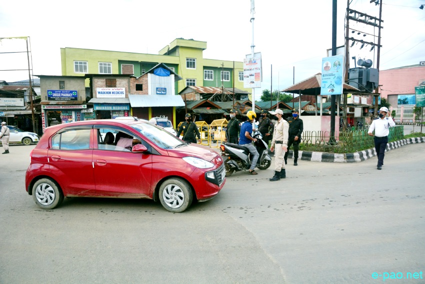 Frisking and Checking conducted by Imphal East District Police during curfew due to Covid-19 pandemic :: 17 June 2021