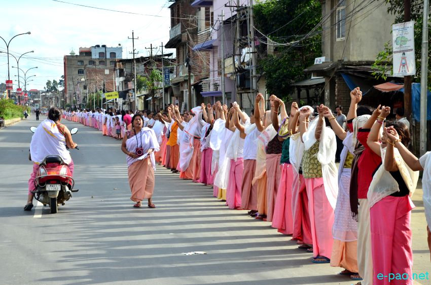 ILP : Human Chain formed as part of Agitations in Imphal East and Imphal West demanding implementation of ILPS :: 15 August 2015