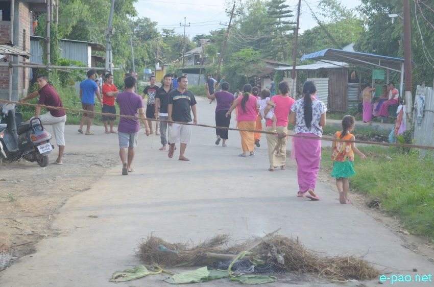 ILP :  Protests for implementing ILPS in Manipur at Singjamei liwa Road, Imphal :: 17 August 2015