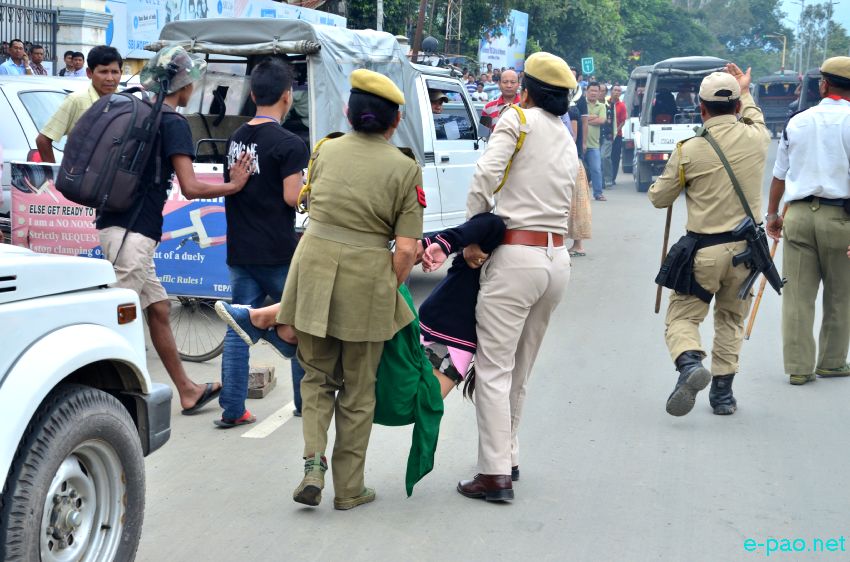 ILP : Police crackdown on Students at gate of Old Secretariat complex :: August 03 2015