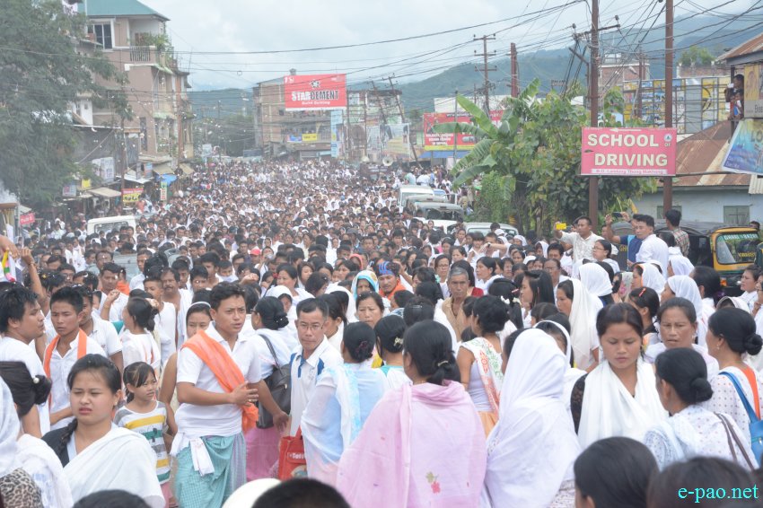 ILP : Thousands of mourners joined funeral procession of Lamjing Meira at Awa Ching, Imphal East :: 3rd Sept 2015