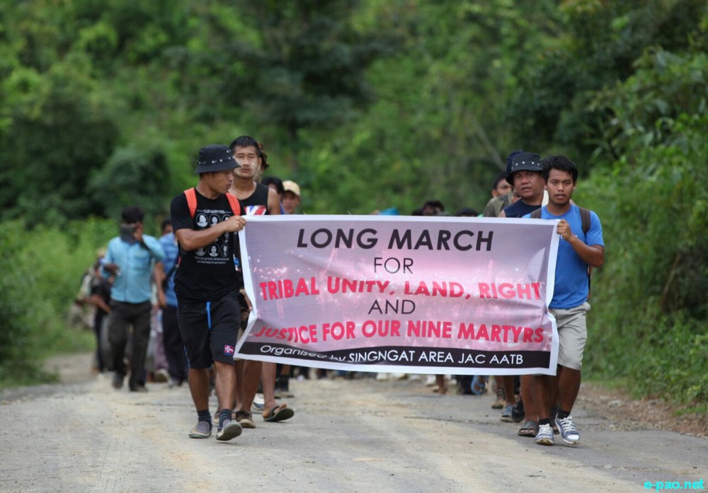 ILP : Around 5000 people from Singngat area took march from singngat to Churachandpur  :: August 30 2016