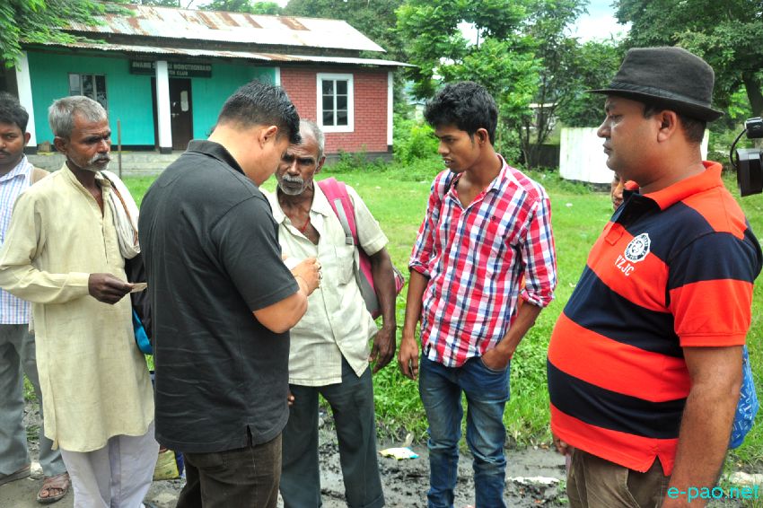 ILP : Volunteer of Awang Sekmai pulled up and handed over 87 non-local labourers to police :: July 23 2016