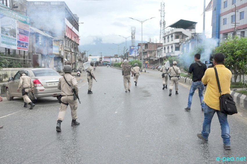 ILP : Students clash with Police Personel at Singjamei Keithel :: July 27 2016
