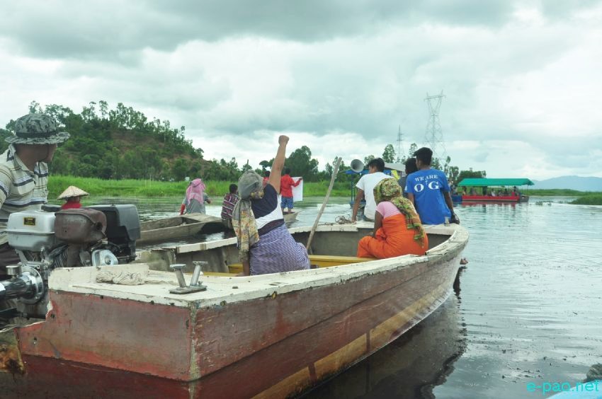 ILP : Boat rally at  Loktak lake by fishermen of Thanga Karang for ILPS implementation :: July 1 2016