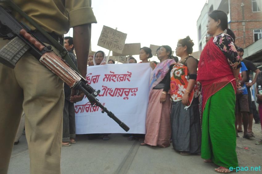 ILP : Police stand-off with Women Protestors at a Rally demanding implementation of ILPS in Manipur :: June 1 2016