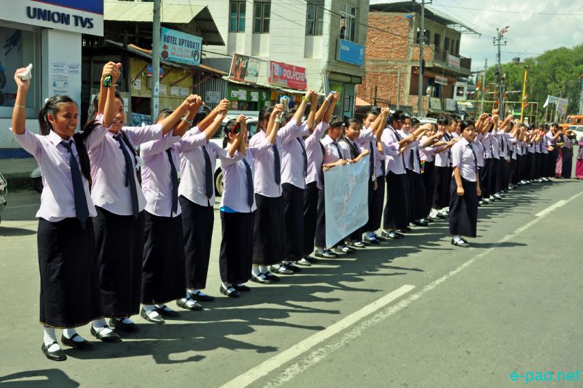 ILP : Human Chain by Students at Imphal demanding implementation of ILPS in Manipur :: June 6 2016