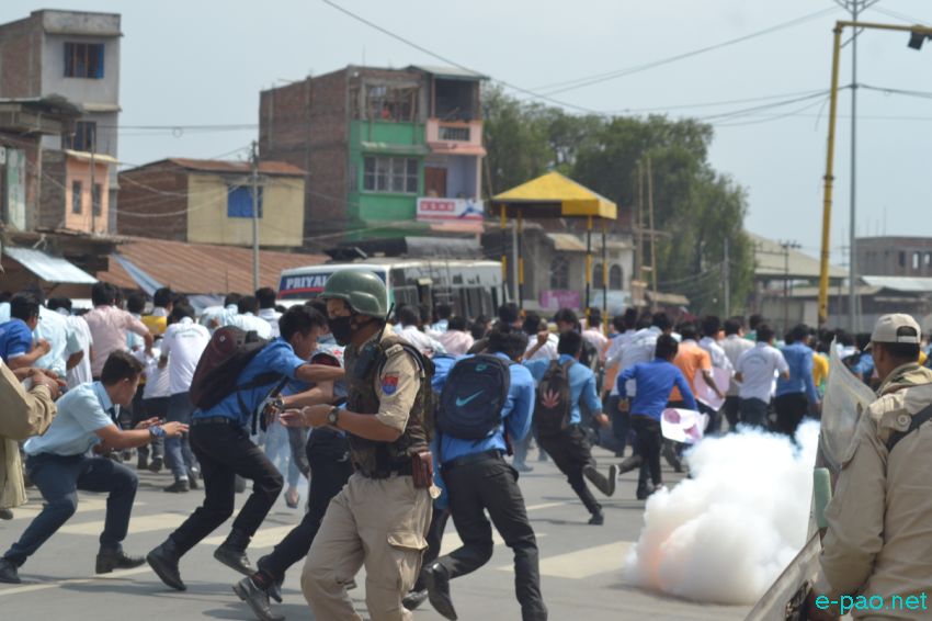 ILP :  Students and bandh supporters/ pro-ILPS protesters  at Kwakeithel area of Tidim Road :: 28 May 2016 