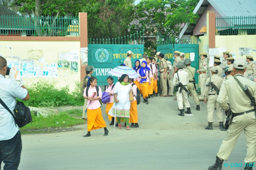 ILP : Student Protest clash with Police at Tamphasana Girl's Higher Secondary School :: May 25 2016