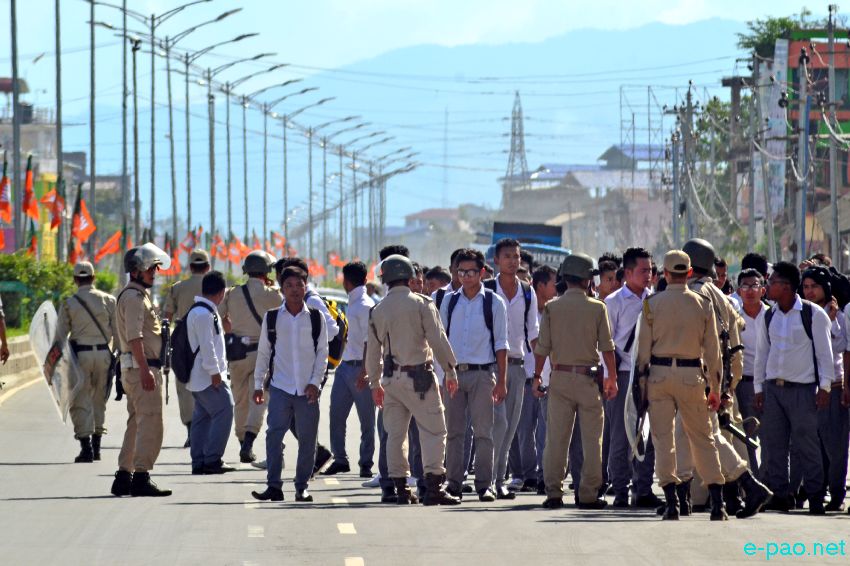 ILP :  Students clash with Police at Kwakeithel Keithel  :: September 14 2016