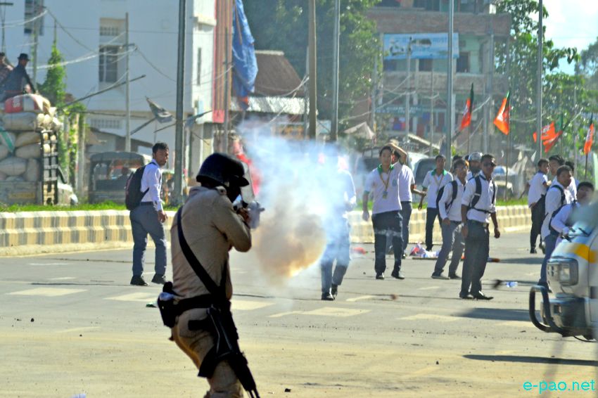 ILP :  Students clash with Police at Kwakeithel Keithel  :: September 14 2016 