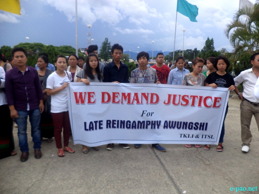 Reingamphy Awungshi's lifeless body arrival at Imphal from New Delhi :: 06 June 2013