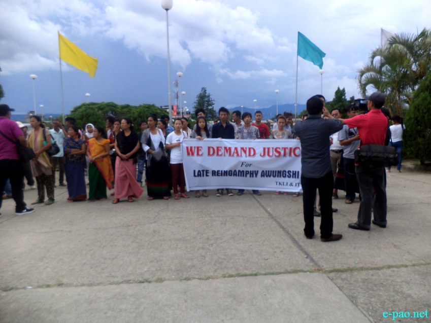 Reingamphy Awungshi's lifeless body arrival at Imphal from New Delhi ::  06 June 2013