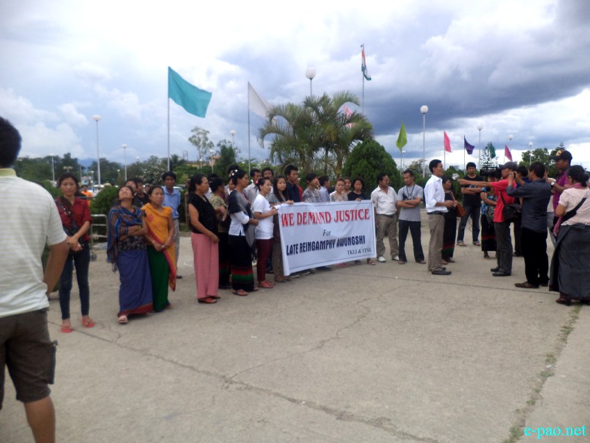 Reingamphy Awungshi's lifeless body arrival at Imphal from New Delhi ::  06 June 2013