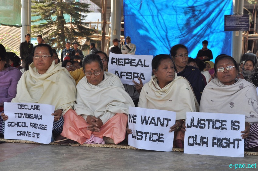 Committee on Mass Grave at Tombisana High School (COMGATS) staged a sit in protest at Keishampat :: 24 January 2015