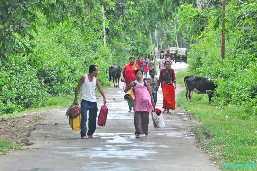 People of one Nungei village who were taking shelter at Lilong Chajing returned back to their village :: July 05 2016