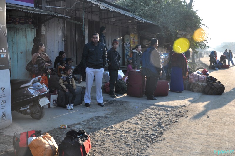 Passenger stranded at Imphal due to Bandh demanding justice against Molestation of Actress Momoko :: 22 December 2012