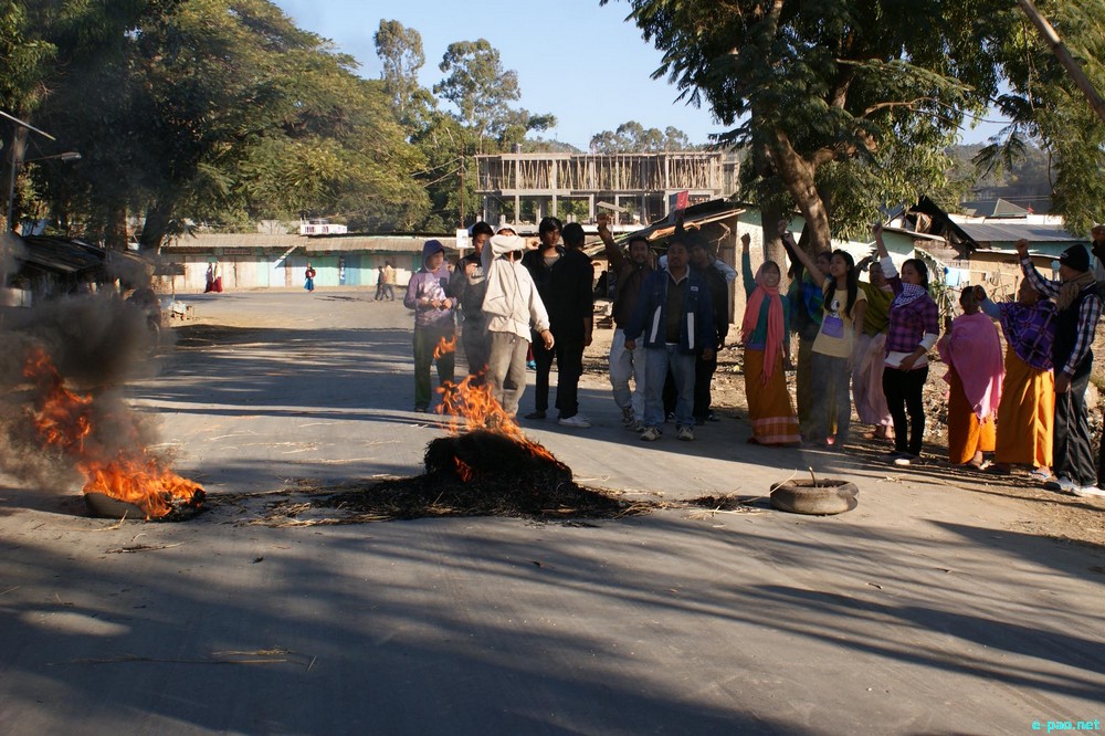 Bandh and Protest demanding justice against Molestation of Actress Momoko  in Kakching and Pallel area :: 23 December 2012