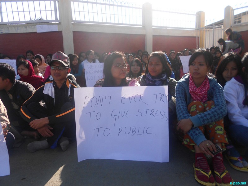 Protest at Manipur University Gate, demanding justice against Molestation of Actress Momoko  :: 24 December 2012