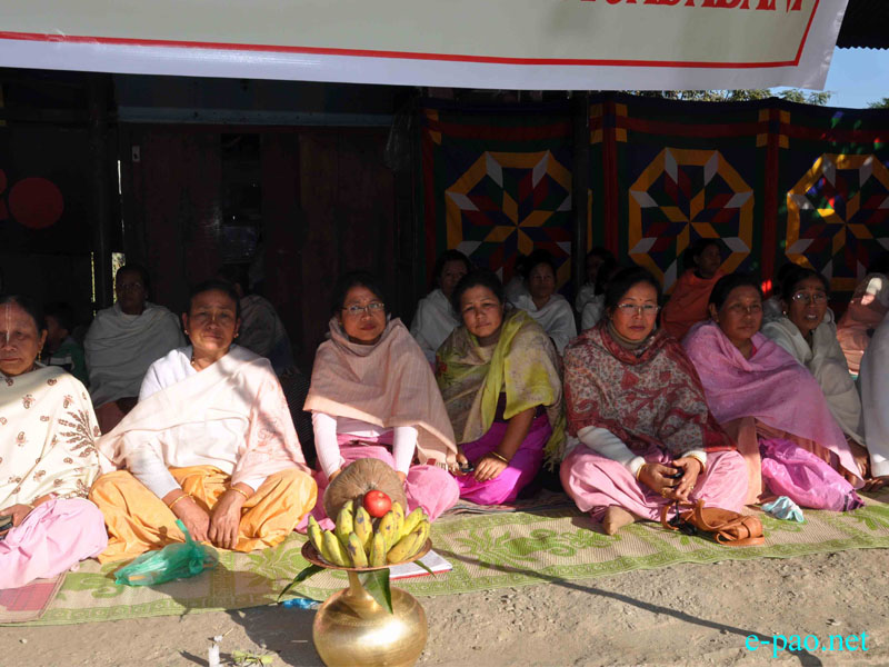 Sit in Protest at New Checkon and Keishamthong Keithel, Imphal regarding Momoko incident :: 31 December  2012