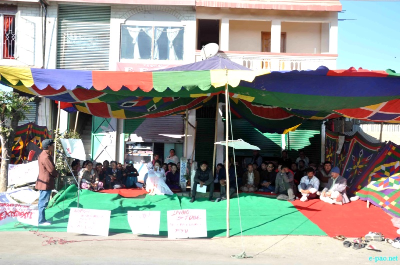 Sit in Protest at New Checkon and Keishamthong Keithel, Imphal regarding Momoko incident :: 31 December  2012
