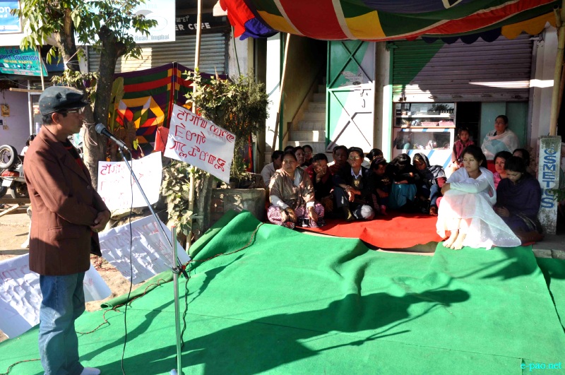 Sit in Protest at New Checkon and Keishamthong Keithel, Imphal regarding Momoko incident :: 31 December  2012