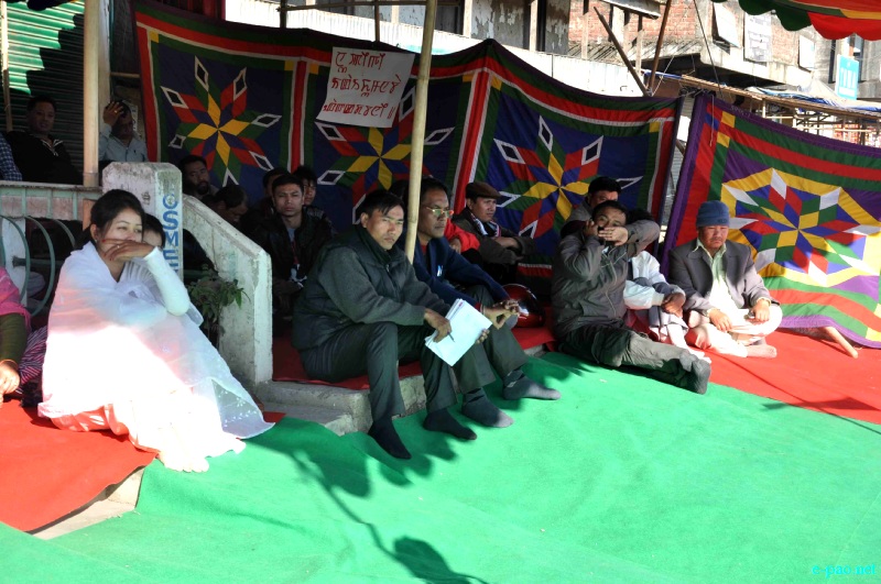 Sit in Protest at New Checkon and Keishamthong Keithel, Imphal regarding Momoko incident :: 31 December  2012