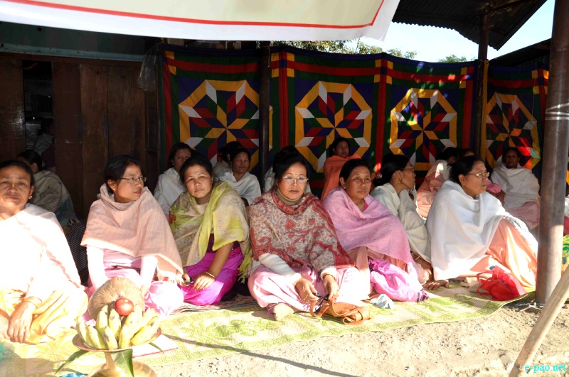Sit in Protest at New Checkon and Keishamthong Keithel, Imphal regarding Momoko incident :: 31 December  2012