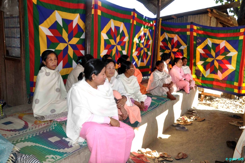 Sit in Protest at New Checkon and Keishamthong Keithel, Imphal regarding Momoko incident :: 31 December  2012