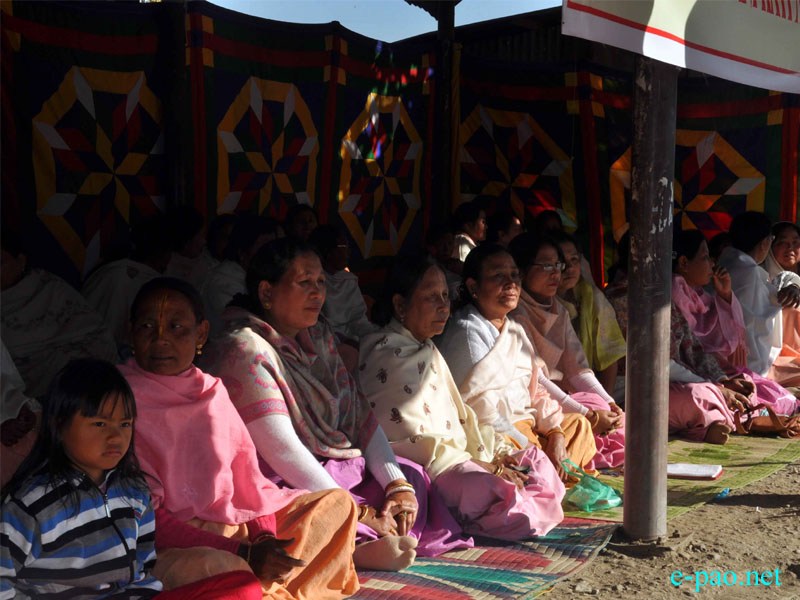 Sit in Protest at New Checkon and Keishamthong Keithel, Imphal regarding Momoko incident :: 31 December  2012