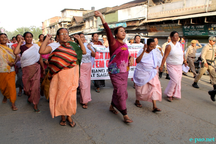 Women market vendors  Rally in support of ILP system introduction in Manipur :: 09 June 2013
