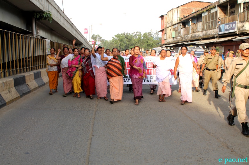 Women market vendors  Rally in support of ILP system introduction in Manipur :: 09 June 2013