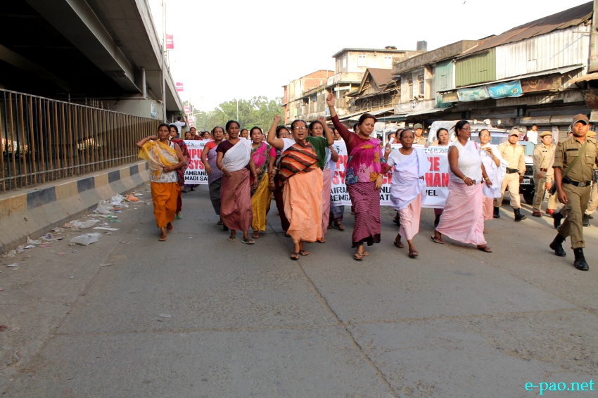 Women market vendors  Rally in support of ILP system introduction in Manipur :: 09 June 2013