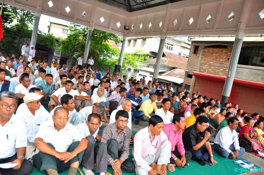 Manipur Loumi Lup staging a Sit-in Protest at Keishampat Lairembi, Imphal :: May 31 2013