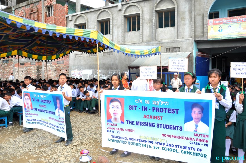 Sit-in-protest by Students and staffs of Standard Robert English School against the abduction of two students :: July 12, 2013