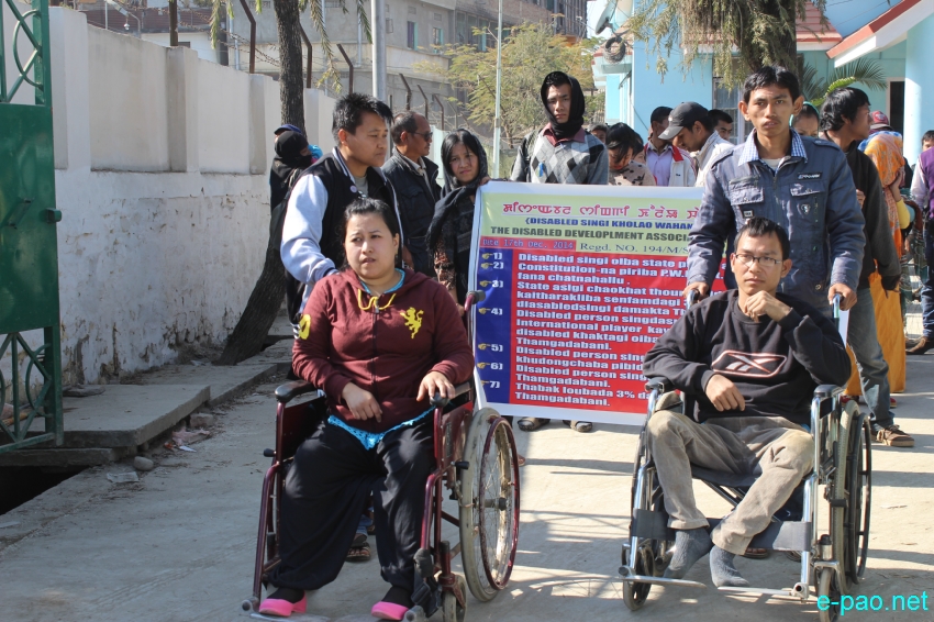Police foiled rally by differently abled persons pressing various demands to Government at Kangla Pat :: December 17 2014