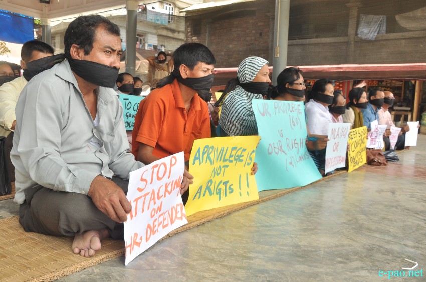 Human Rights Defenders silent protest condemning State muzzling of freedom of speech at Keishampat :: July 25 2014