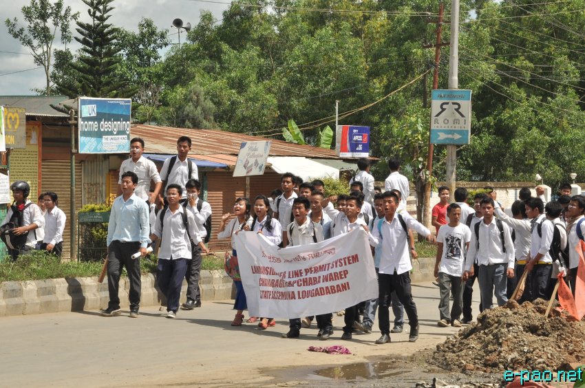 Students and police clash at DM College  demanding for implementation of Inner Line Permit  :: July 24 2014