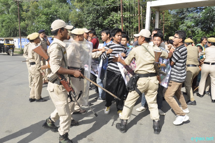 DM college Students and police clash in Inner Line Permit protest  :: July 25 2014