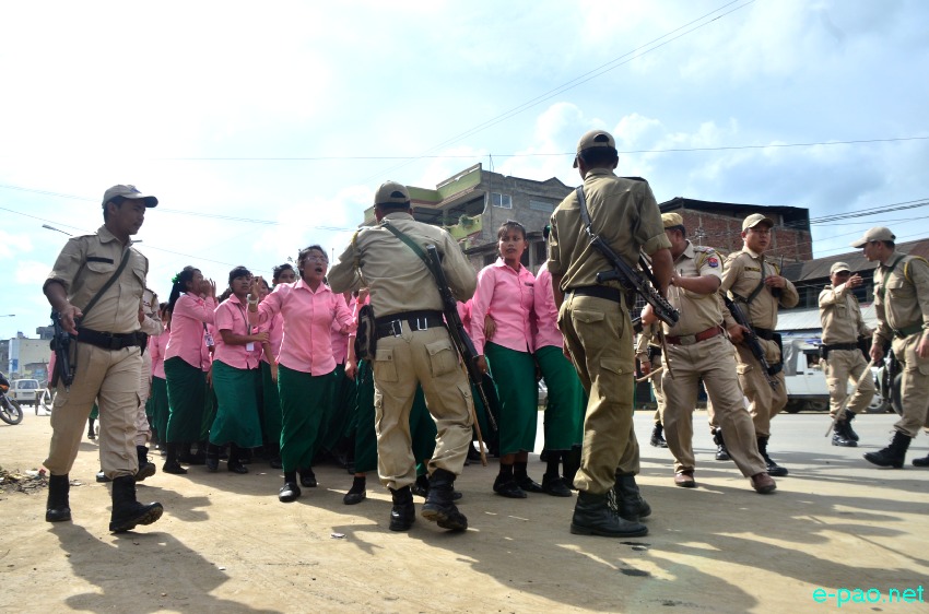 Ibotonsana Hr Sec School Students protest demanding for implementation of Inner Line Permit in Manipur  :: 22 July 2014