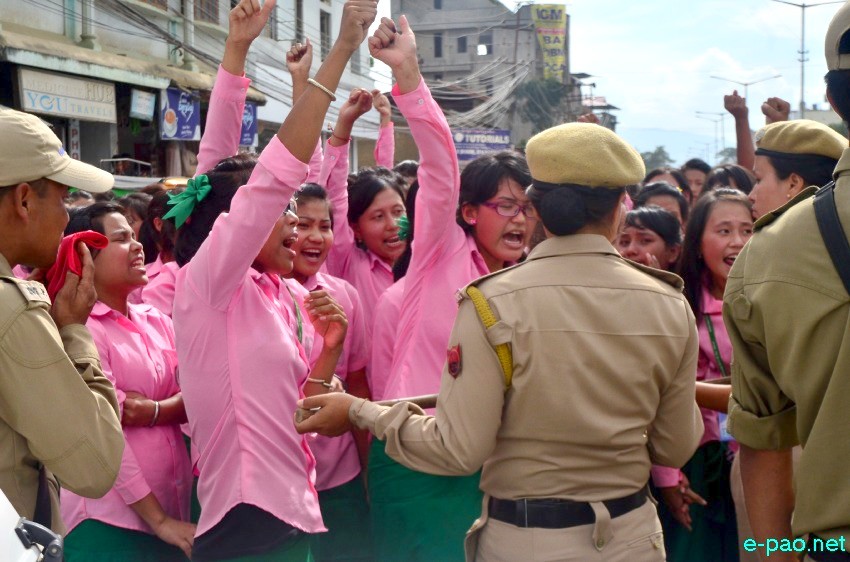 Ibotonsana Hr Sec School Students protest demanding for implementation of Inner Line Permit in Manipur  :: 22 July 2014