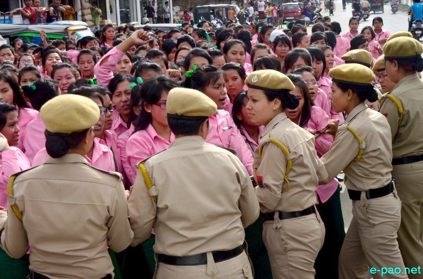Ibotonsana Hr Sec School Students protest demanding for implementation of Inner Line Permit in Manipur  :: 22 July 2014